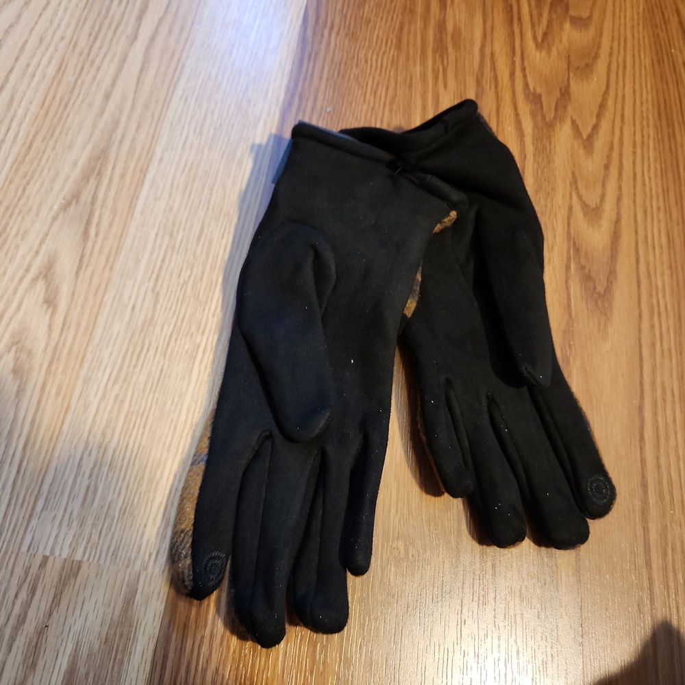 Gloves - Picture 3 of 3